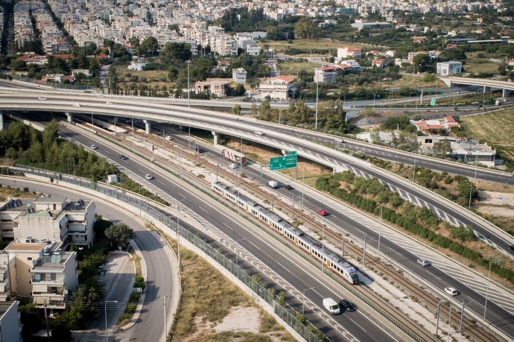 Αττική Οδός: Απαγόρευση κυκλοφορίας για φορτηγά άνω των 3,5 τόνων – Οι εξαιρέσεις