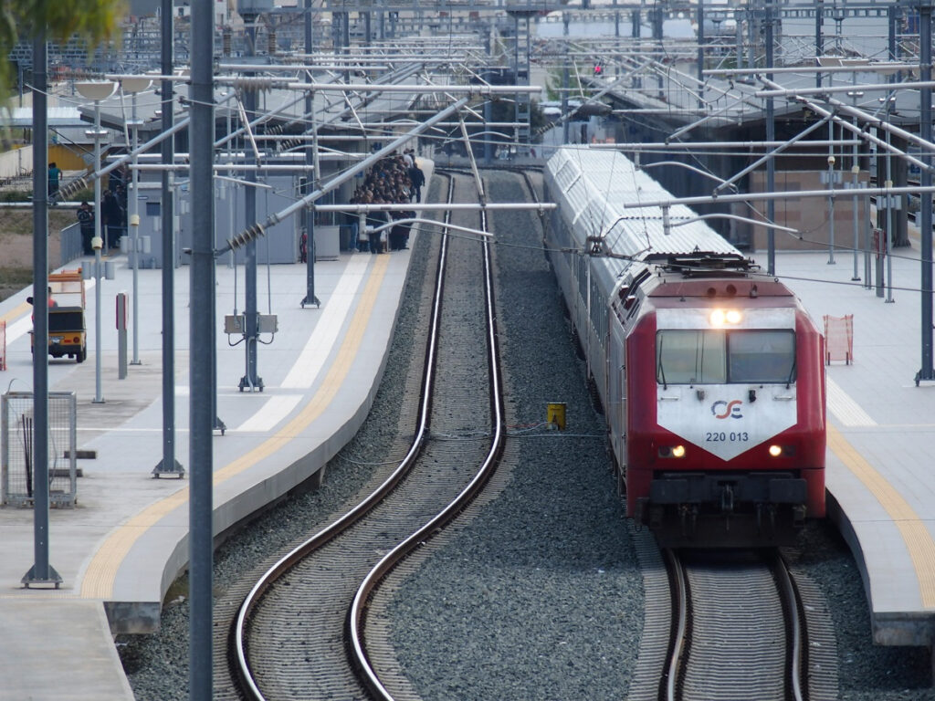 Η κυβέρνηση διέγραψε τα χρέη του ΟΣΕ προς το Δημόσιο και έδωσε «ασυλία» στις διοικήσεις του Οργανισμού