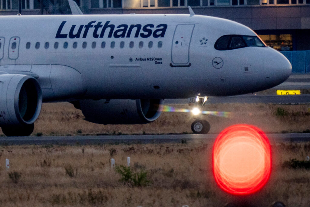 Εξομαλύνεται η κατάσταση με τις πτήσεις της Lufthansa – Τι προκάλεσε το μπλακ άουτ