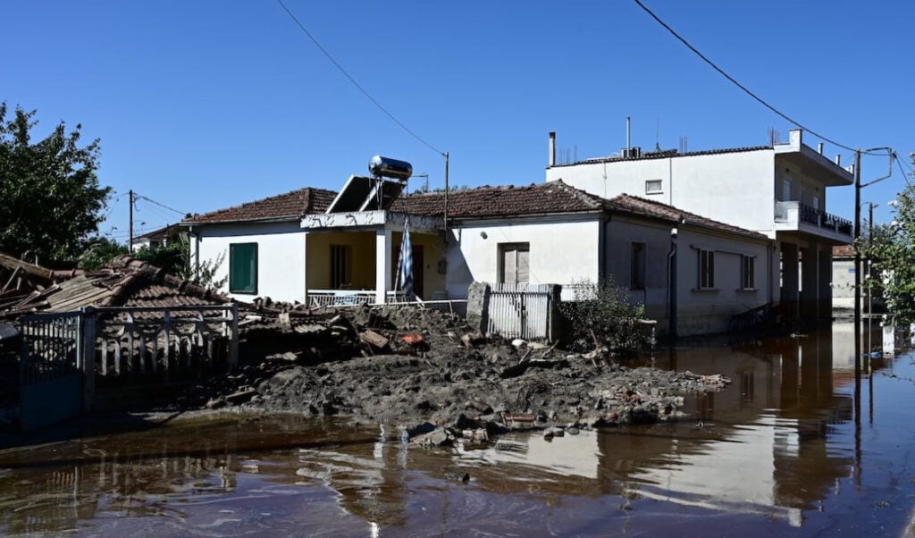 Σύσκεψη στο Συντονιστικό Κέντρο Δημόσιας Υγείας για το νερό, τα νεκρά ζώα και την ανησυχία για ασθένειες