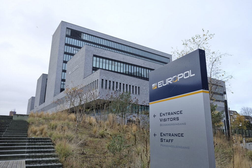 Στα «δίχτυα» της Europol 44 μέλη δικτύου διακίνησης ναρκωτικών – Κατηγορούνται και για ξέπλυμα 