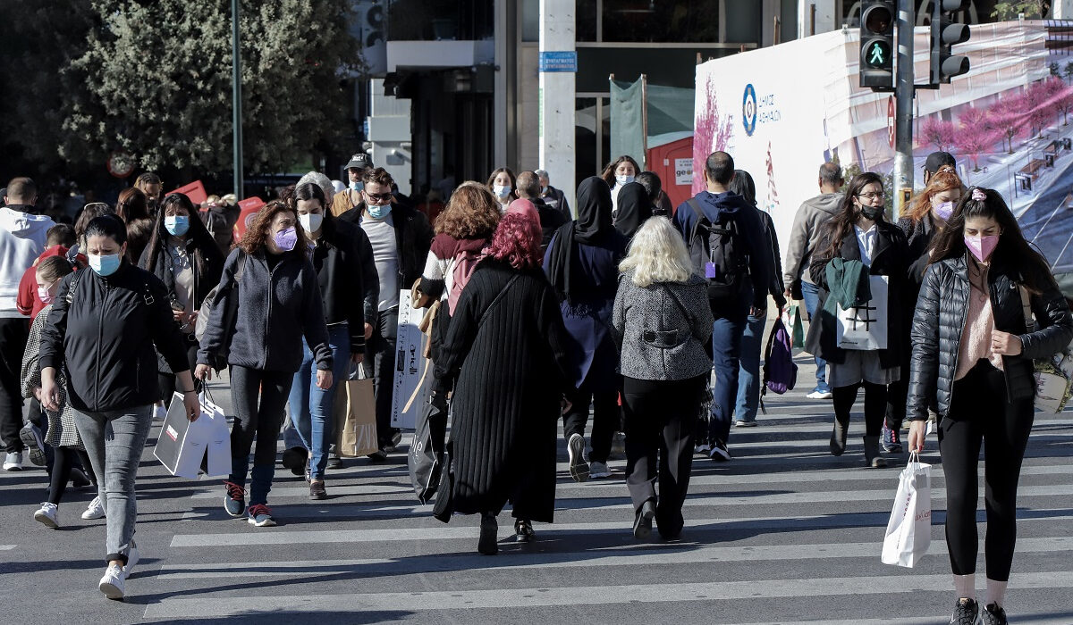 Όλα ανοικτά για τον χρόνο άρσης των μέτρων – Φοβίζουν οι σκληροί δείκτες της πανδημίας