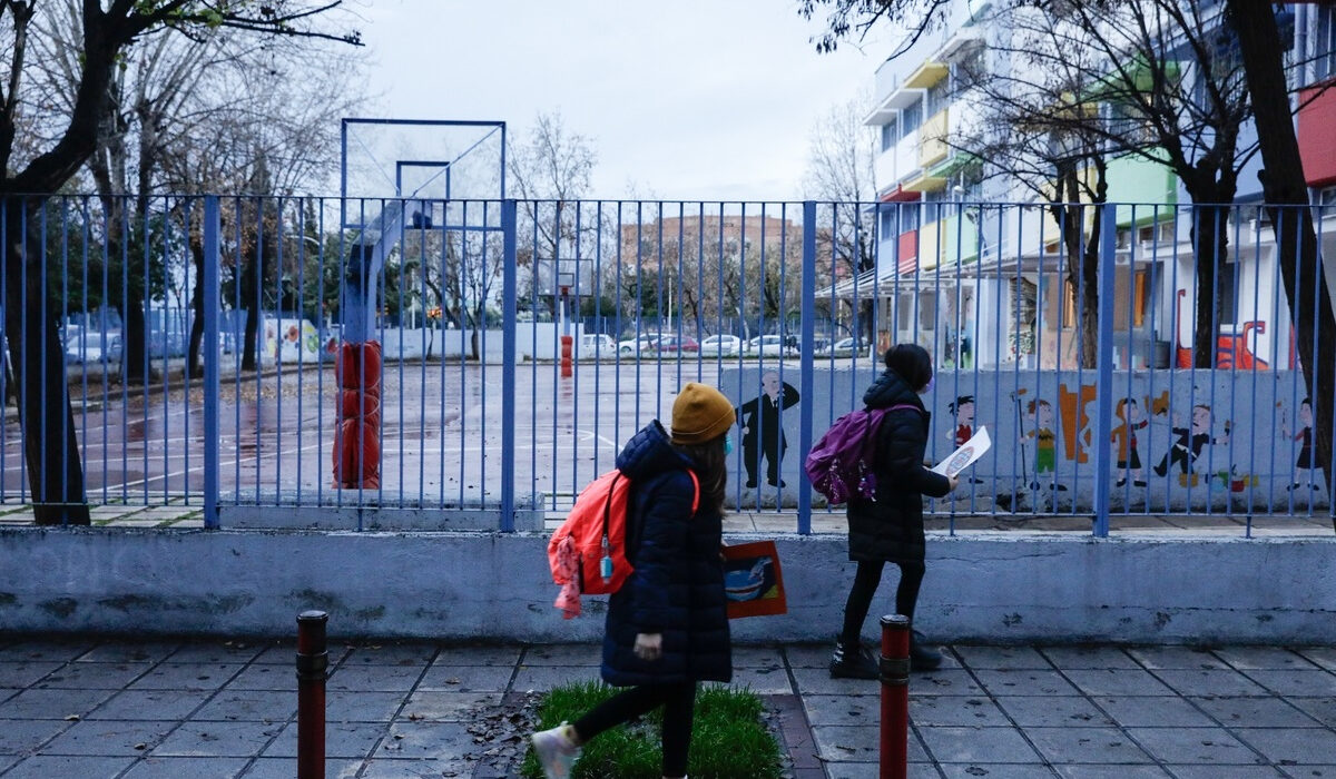 Σχολεία: Ξέμειναν από λεφτά – Απλήρωτοι λογαριασμοί για φως, νερό, τηλέφωνο