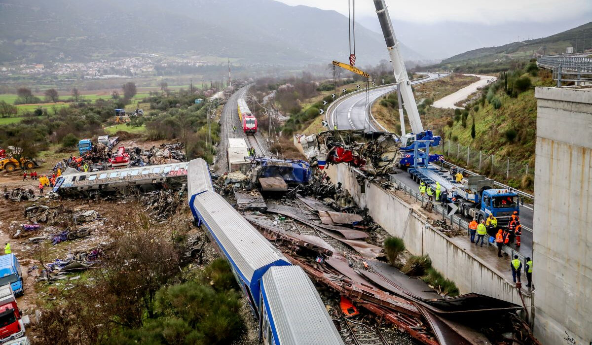 Ένωση Δικαστών και Εισαγγελέων «καρφώνει» τους πολιτικούς για την τραγωδία των Τεμπών: «Κρατικές παραλείψεις και πολλά ερωτήματα»