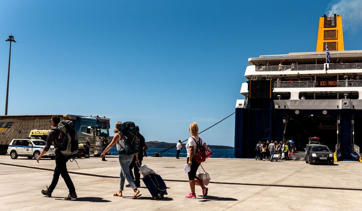 Τραγωδία στη Σαντορίνη: Νεκρός 55χρονος οδηγός φορτηγού σε γκαράζ πλοίου