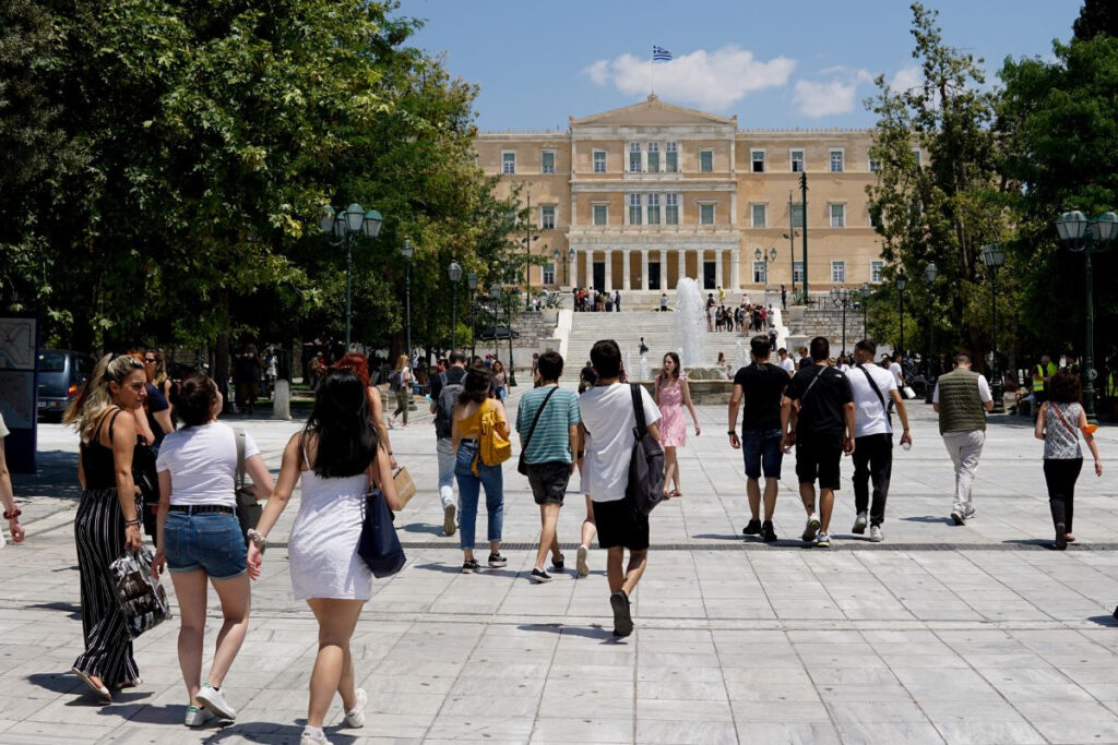 Η Όμικρον 4 που κάνει 40 πυρετό – Τα συμπτώματα