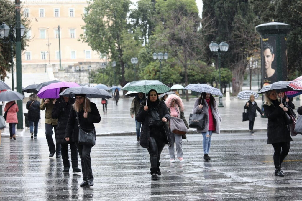 Έρχεται η κακοκαιρία «Μπιάνκα» με ισχυρές καταιγίδες – Ο καιρός στην Αττική – Live η πορεία της