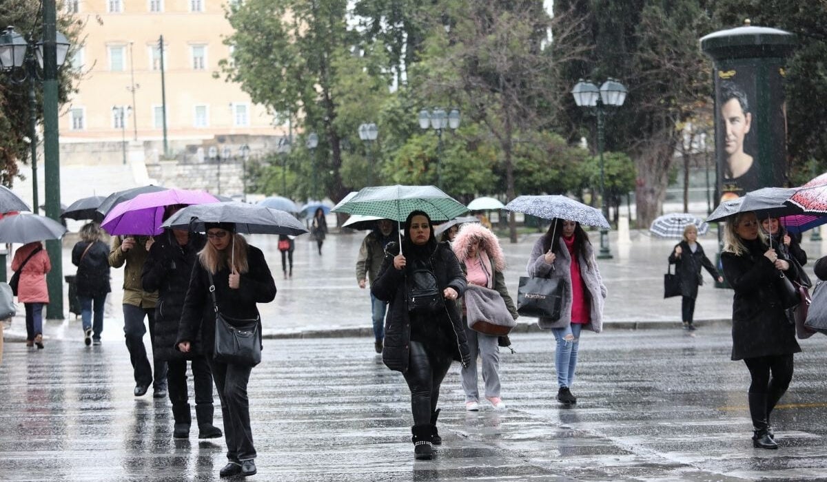 Έρχεται η κακοκαιρία «Μπιάνκα» με ισχυρές καταιγίδες – Ο καιρός στην Αττική – Live η πορεία της