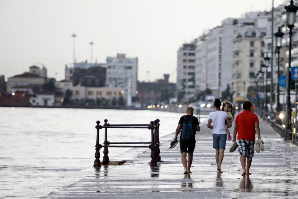 Καιρός: Προ των πυλών 48ώρη κακοκαιρία με καταιγίδες και πολύ νερό – Πού θα «χτυπήσει»