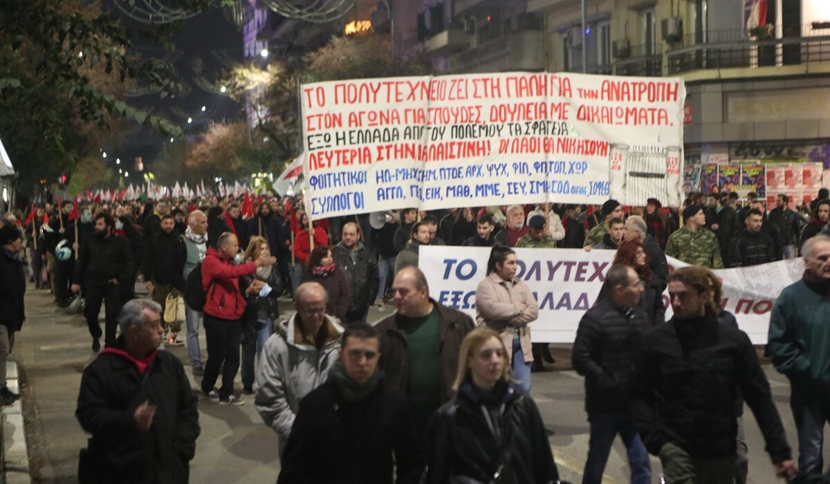 Θεσσαλονίκη: Χιλιάδες κόσμου στις μαζικές πορείες για το Πολυτεχνείο