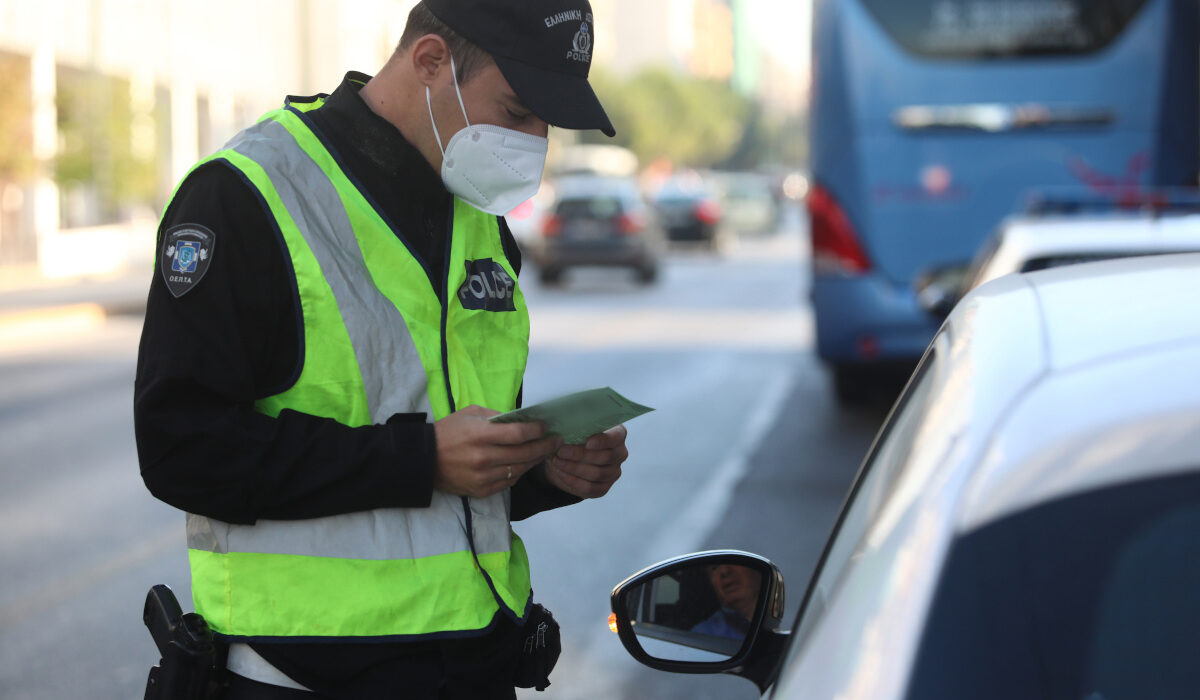 Πάνω από 17.000 κλήσεις «έκοψε» η Τροχαία – Για μέθη οι 379