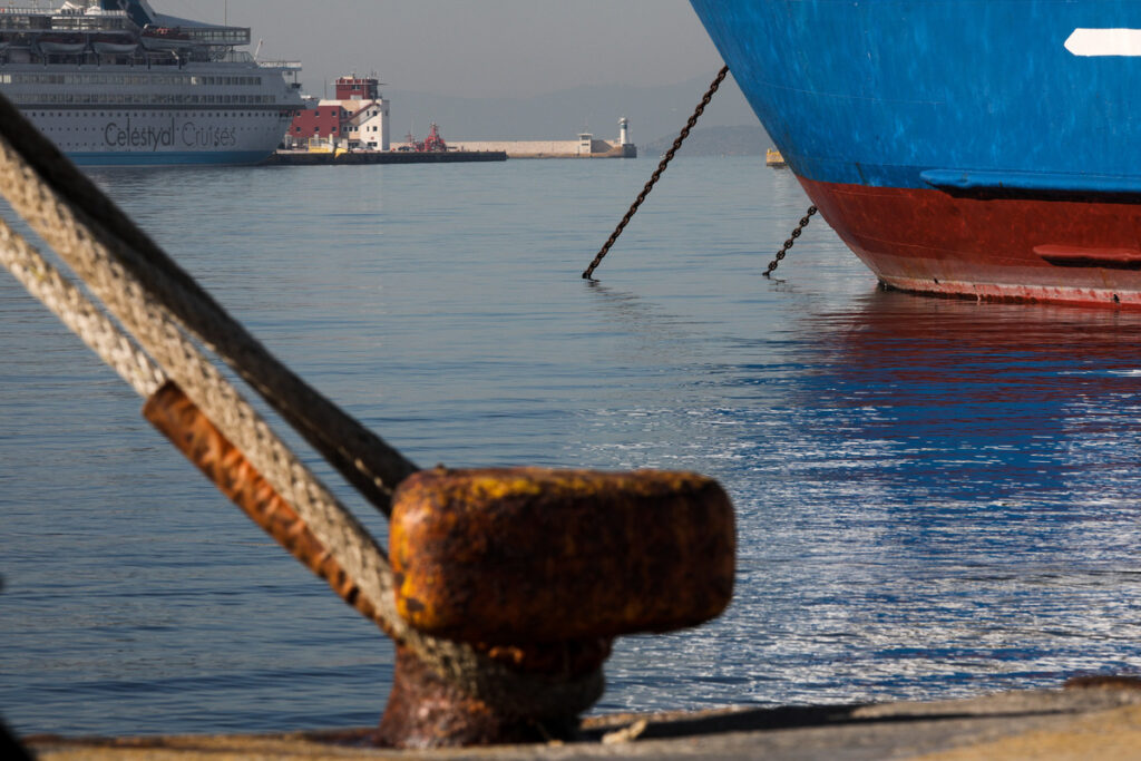 Απεργία στα πλοία 8 και 9/2: Τι ζητούν οι ναυτεργάτες