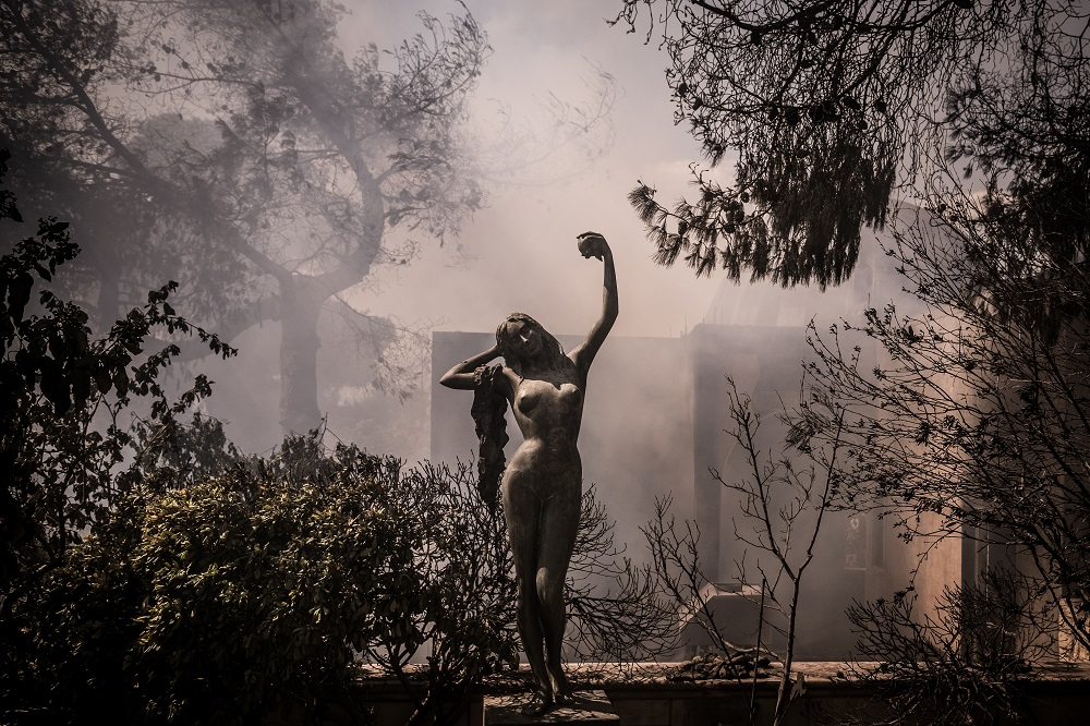 Φωτιά στην Κορινθία: Σπίτια έγιναν στάχτη και αποκαΐδια – Η καταστροφή σε εικόνες