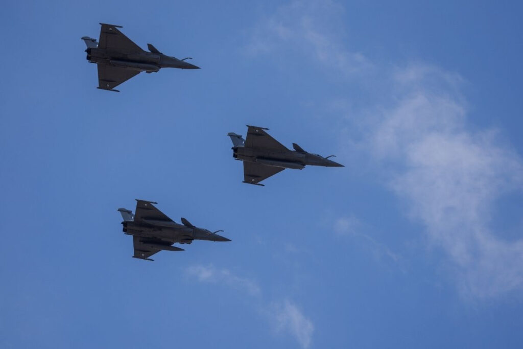 Η πτήση των Rafale πάνω από την Ακρόπολη