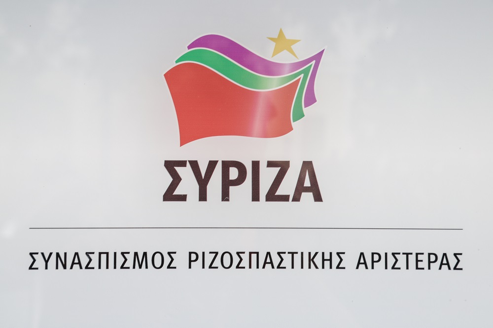 ΣΥΡΙΖΑ: Χυδαίο ψέμα ότι αστυνομικός της παράταξης απέτρεψε σύλληψη κουκουλοφόρου