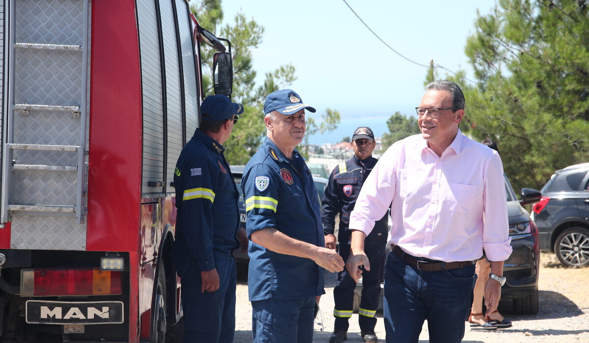 Σωκράτης Φάμελλος: «Ιδού η Ρόδος, κ. Μητσοτάκη» – Περιοδεία στις πυρόπληκτες περιοχές