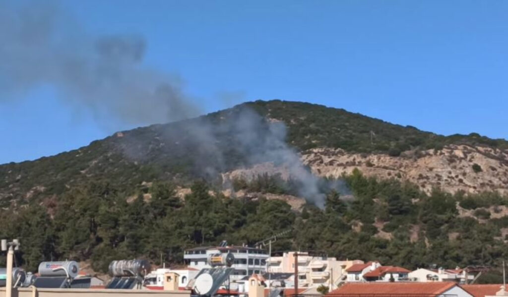 Φωτιά τώρα κοντά στην Καβάλα – Κοντά σε σπίτια