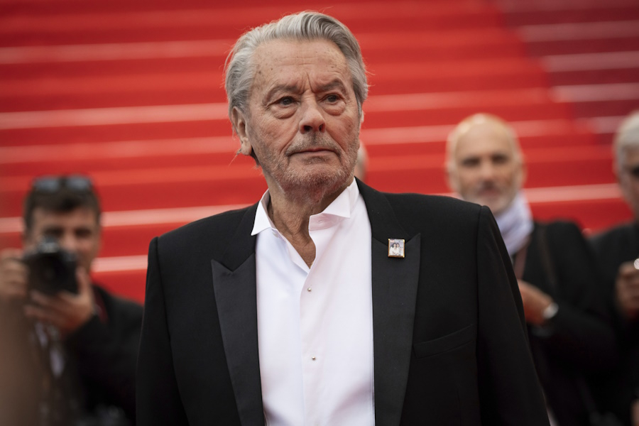 «Ο δικός μου αθάνατος»: Η νέα φωτογραφία του Alain Delon που δημοσίευσε η κόρη του