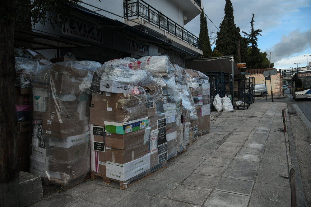 Κούριερ: Πότε πληρώνει αποζημίωση η εταιρεία, τι ισχύει για τις καθυστερήσεις