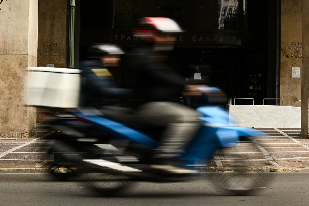 Εργασιακό νομοσχέδιο: Ποιοι θα δουλεύουν τις Κυριακές