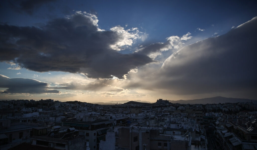 Καιρός – meteo: Συννεφιά αλλά και 19αρια την Παρασκευή, πού θα βρέξει