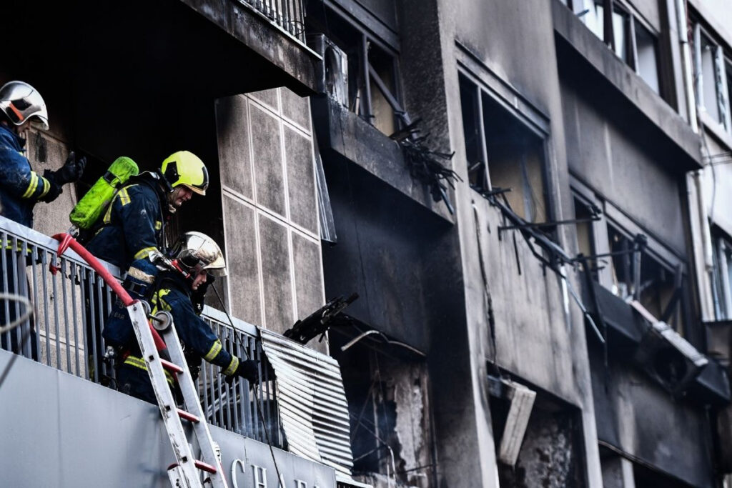 Εικόνες καταστροφής στη Συγγρού: Τα σενάρια που εξετάζονται για την έκρηξη