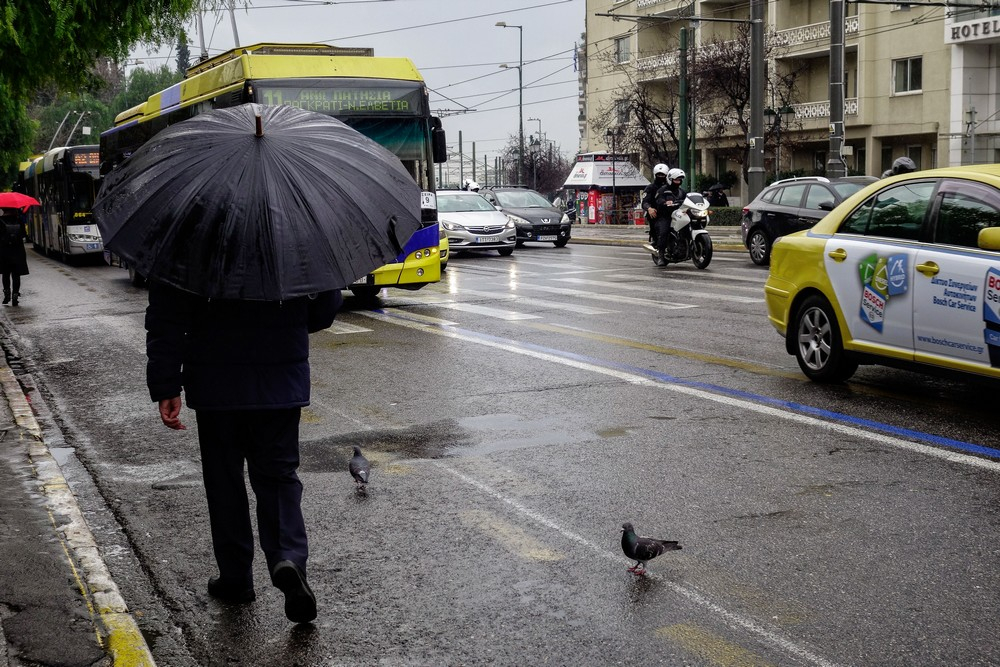 Αγριεύει ο καιρός: Πτώση της θερμοκρασίας, βροχές και δυνατοί βοριάδες στο Αιγαίο