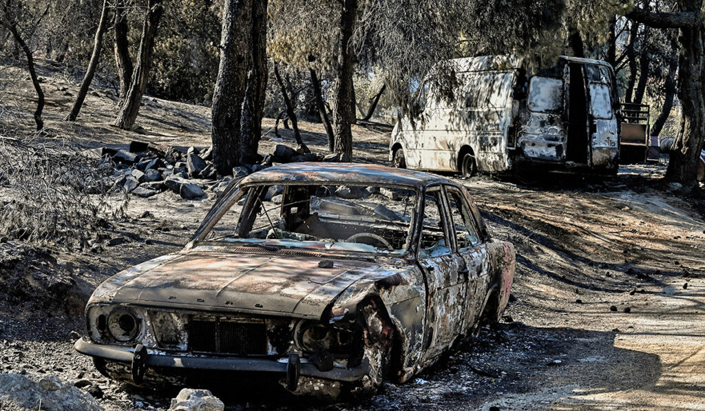 Πώς αντιδρούμε όταν οδηγούμε σε περιοχή η οποία έχει πιάσει φωτιά