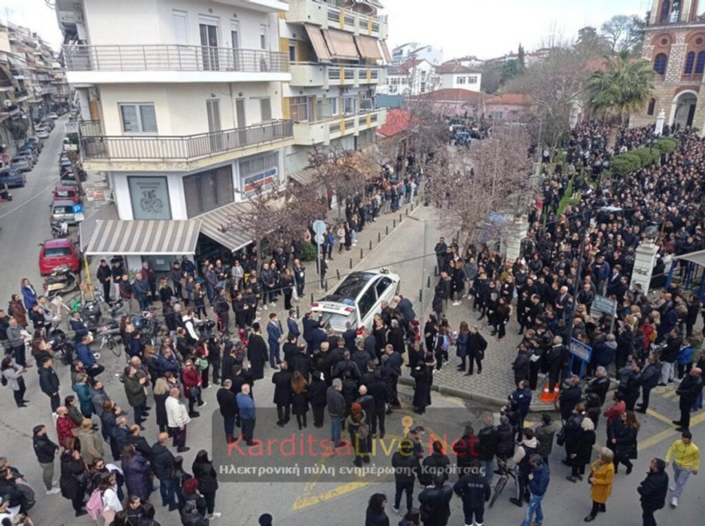 Τέμπη: Βουβός πόνος και θλίψη στις κηδείες των θυμάτων σε Βόρεια Ελλάδα και Κύπρο