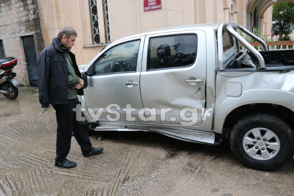 Εικόνες από το διαλυμένο αυτοκίνητο του Γκλέτσου: «Κάποιος εκεί ψηλά ήθελε να με σώσει»