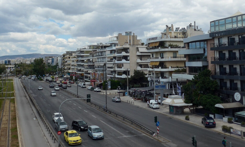 Τροχαίο ατύχημα στη Λ. Ποσειδώνος