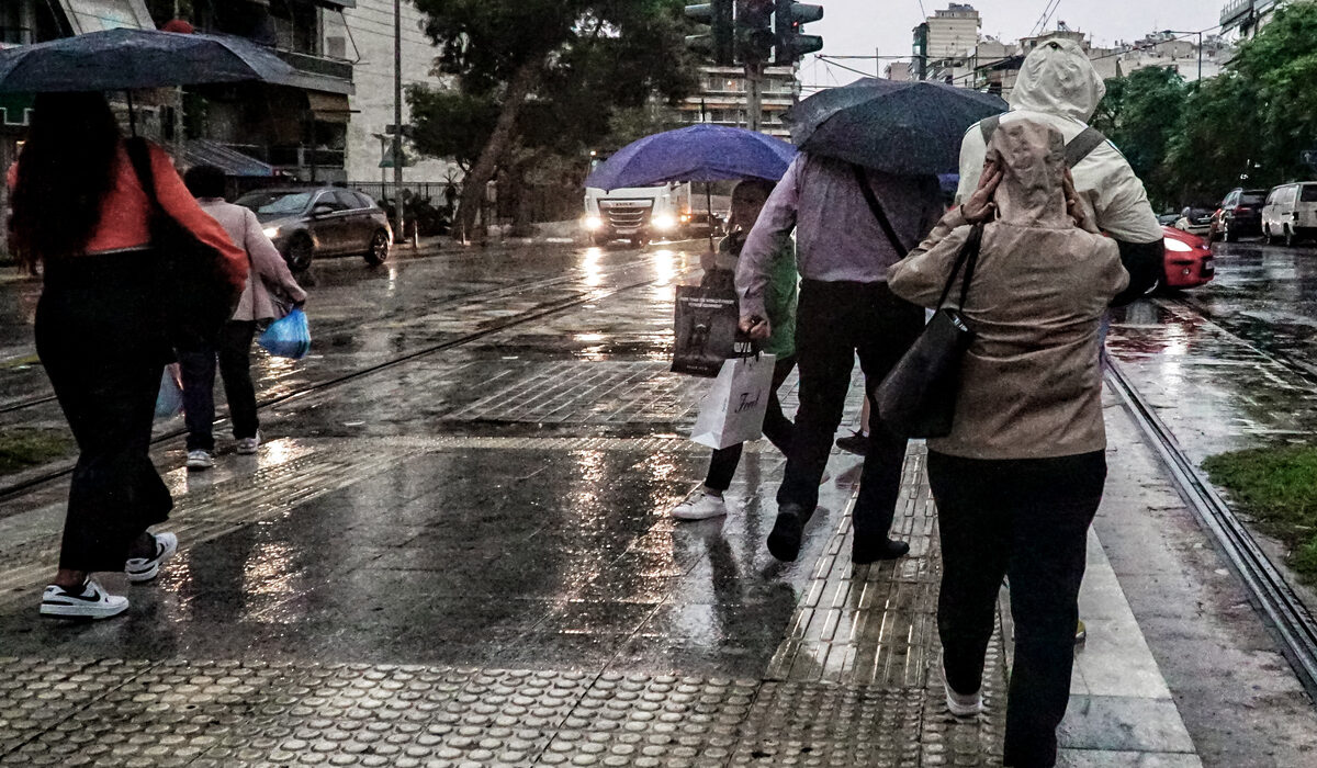 Kαιρός: Έρχεται το πρώτο «φθινοπωρινό σύστημα» – Ποιες περιοχές θα επηρεάσει η κυκλοφορία «τύπου Π»