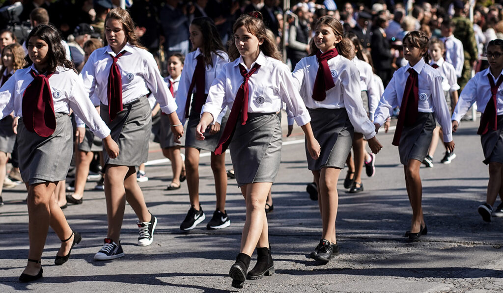 28η Οκτωβρίου: Ώρα αποφάσεων για τις παρελάσεις – Τι κρίνει τις εξελίξεις