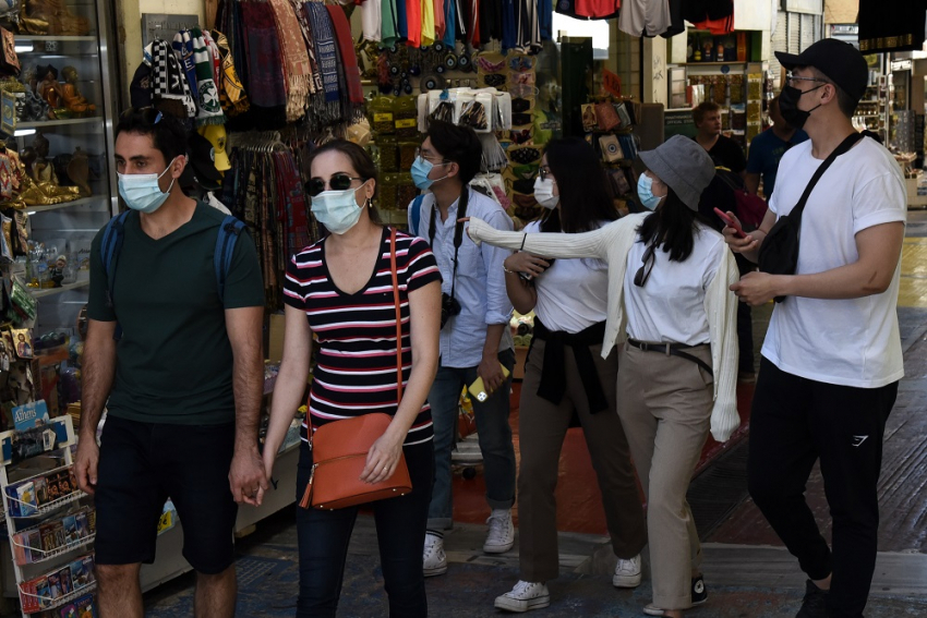 Προς απαγόρευση μετακίνησης εκτός νομού και lockdown σε 65ρηδες και εστίαση