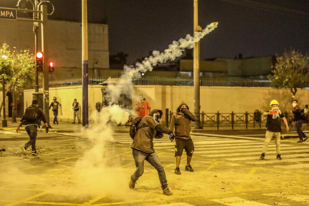 Πολιτική κρίση στο Περού: Επτά νεκροί στις διαδηλώσεις – Αίτημα για επίσπευση των εκλογών