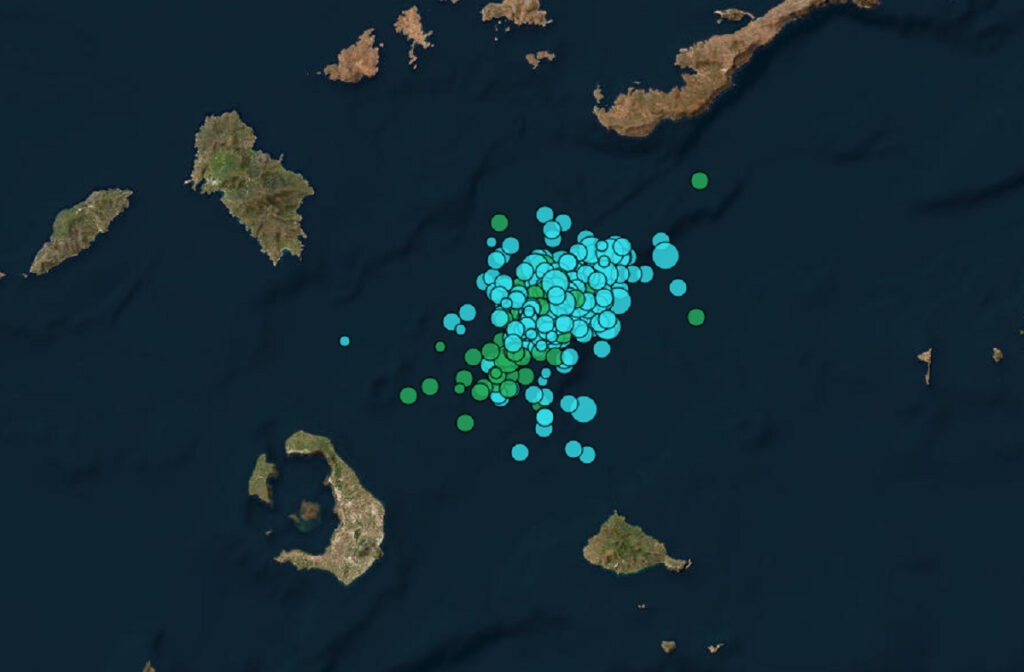 Σαντορίνη: Κλιμακώνεται η σεισμική δραστηριότητα – 39 σεισμοί άνω των 4 Ρίχτερ μέσα σε τρία 24ωρα