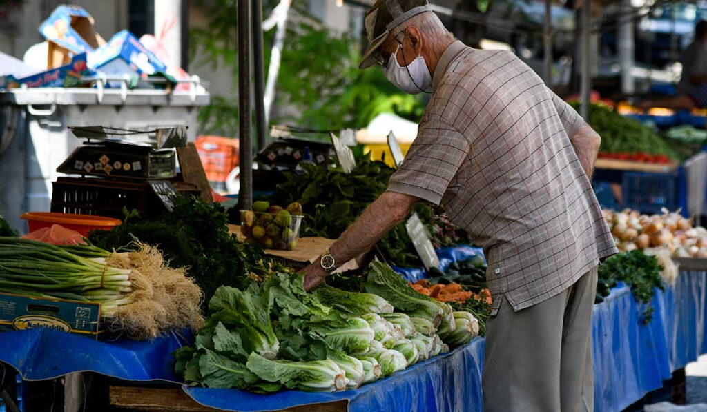 «Παράθυρο» νέων ελαφρύνσεων από Σταϊκούρα αν η ανάπτυξη είναι μεγαλύτερη από 5,9%