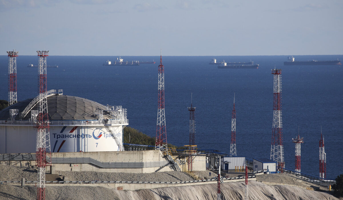 Παγκόσμια απειλή για οικολογική καταστροφή από τον «γκρίζο στόλο» της Ρωσίας