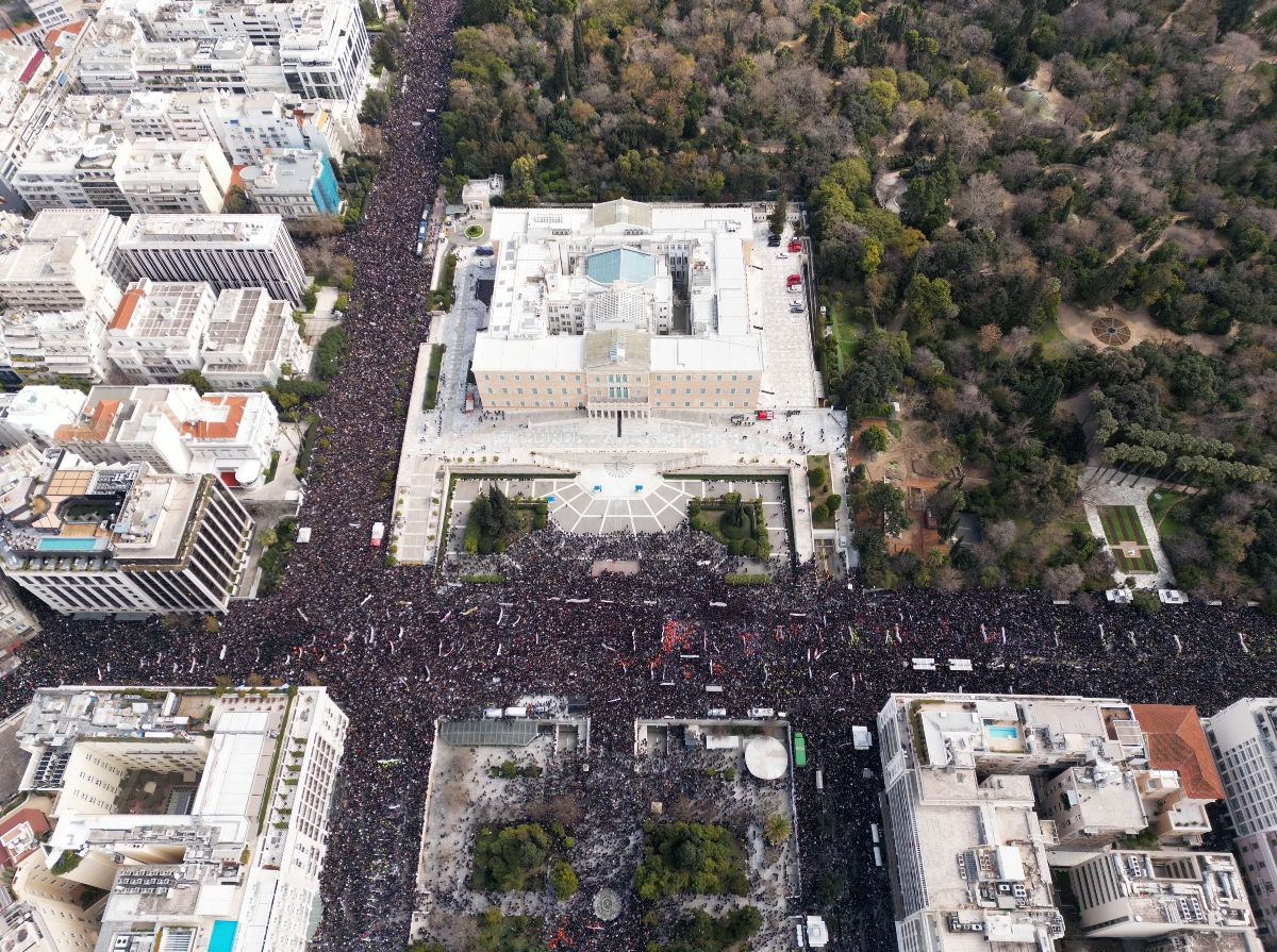 Τέμπη: Διεθνή ΜΜΕ «ζουμάρουν» στην Ελλάδα – Τι γράφουν για τις συγκεντρώσεις