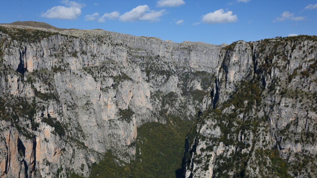 Νεκρός σε χαράδρα στους Δελφούς