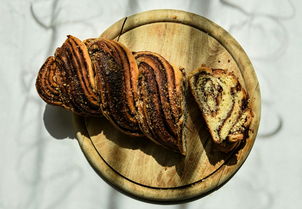 Τσουρέκι cinnamon roll: Συνταγή για το Πάσχα που θα ξεχωρίσει