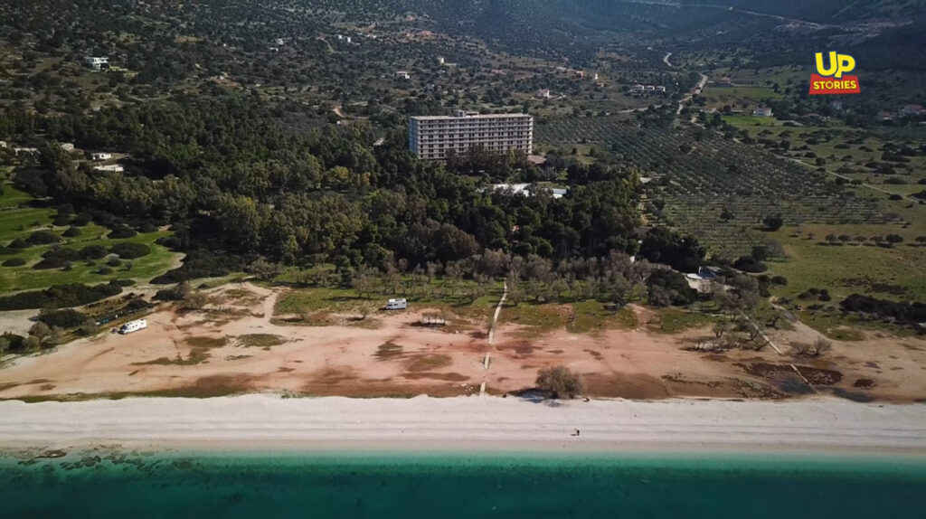 Hotel Saladi: Το ξενοδοχείο που κατηγορήθηκε ως τόπος οργίων – Οι γυμνιστές, οι ταινίες και οι αντιδράσεις (Βίντεο Drone)