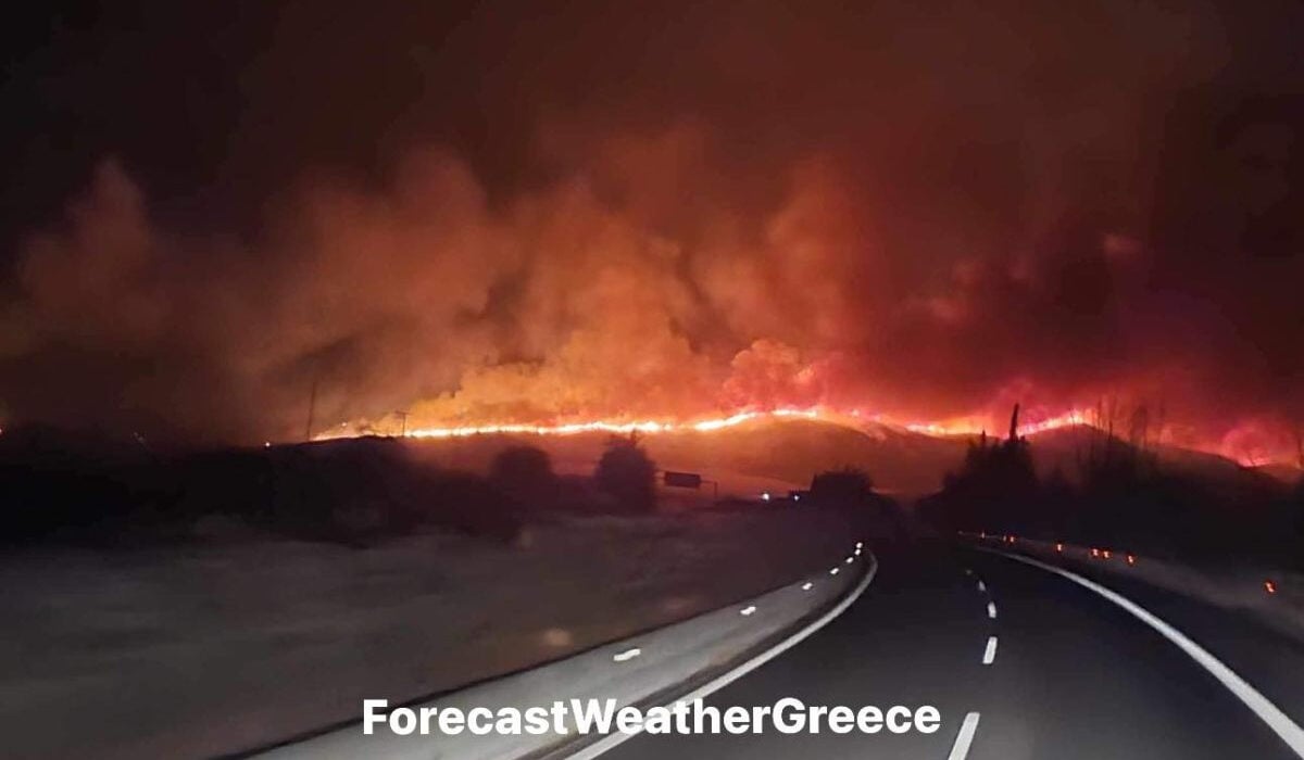 Συγκλονιστικά βίντεο από την Αθηνών – Λαμίας: Τα αυτοκίνητα ανάμεσα στις φλόγες