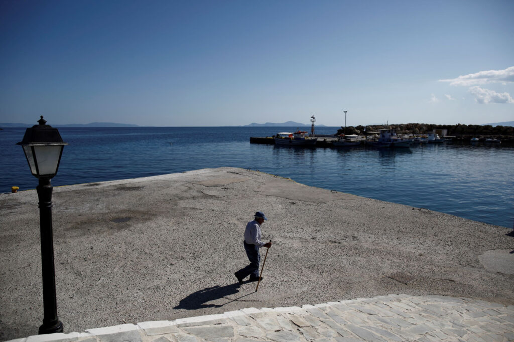 Ξεκινούν τον Ιούνιο τα δρομολόγια Τσεσμέ – Λαύριο