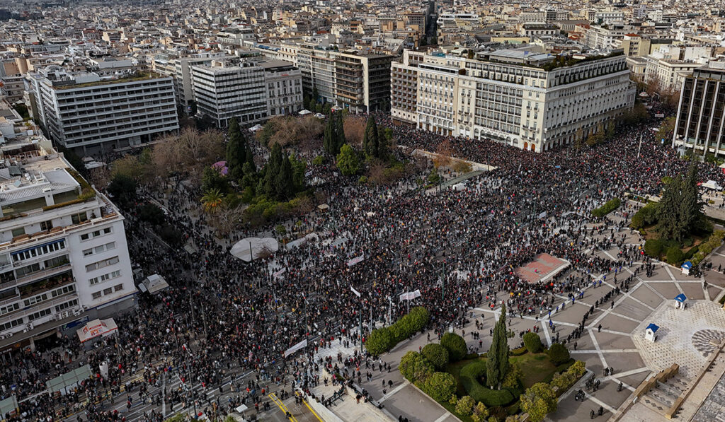 Τέμπη: Ποια κόμματα αυξάνουν τα ποσοστά τους και ποια χάνουν μετά τα συλλαλητήρια