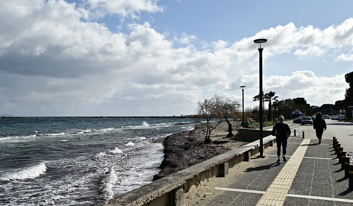 Καιρός: Πολικές αέριες μάζες από την Ουκρανία φέρνουν κρύο και βροχές