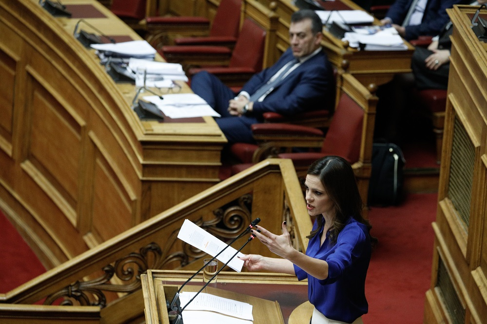 Αχτσιόγλου για κορονοϊό: Έξι μέτρα ουσιαστικής υποστήριξης εργαζομένων και επιχειρήσεων