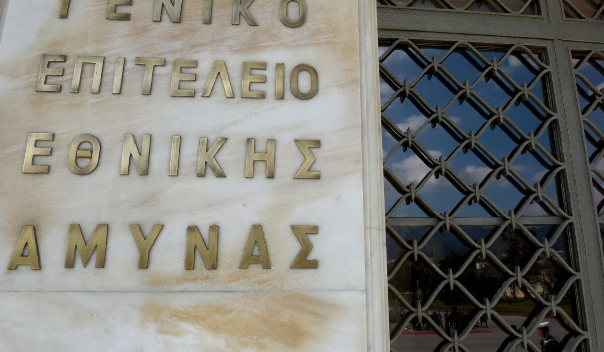 Το ΥΕΘΑ «αδειάζει» ΥΕΘΑ: Μπορεί ο αρμόδιος να παραμείνει στη θέση του;