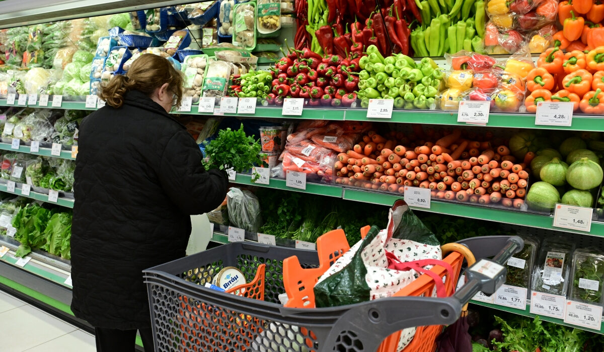 Ακρίβεια: Γιατί τελειώνει ο μισθός τις πρώτες 20 μέρες – Δεν φτάνουν ούτε τα 1.500 ευρώ καθαρά