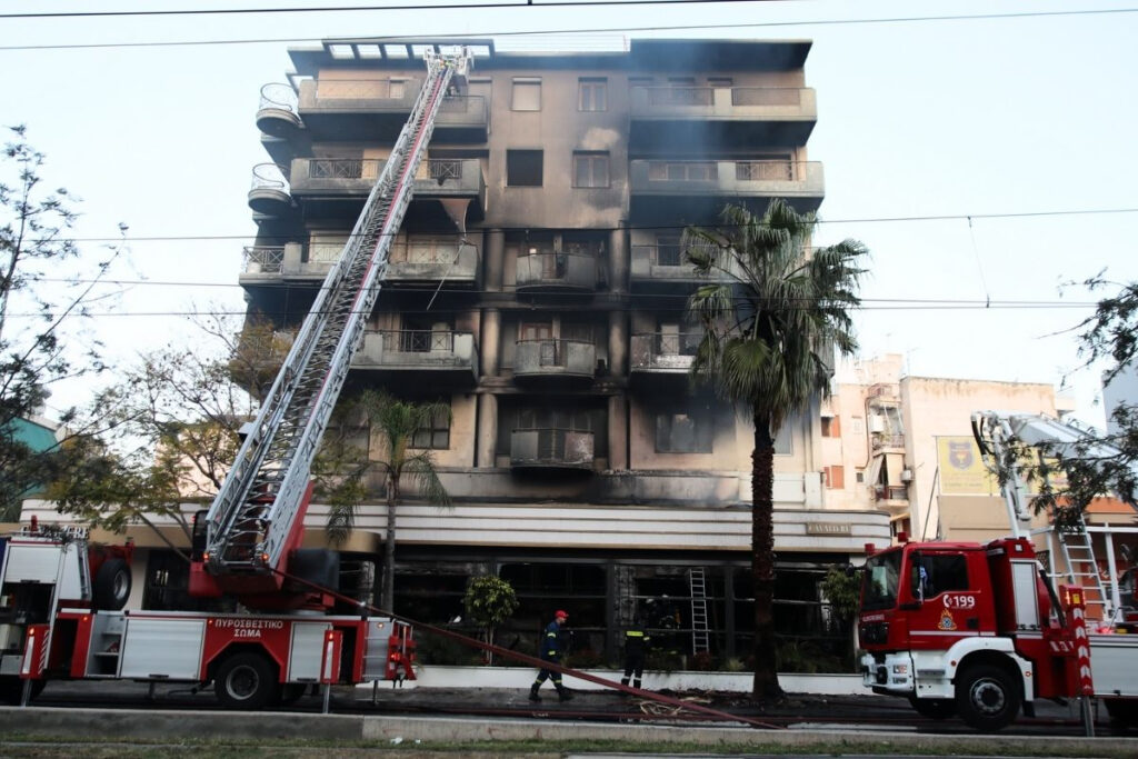 Νέα Σμύρνη: Φωτιά σε εστιατόριο με τραυματίες – Kαταγγελίες για εμπρησμό (Βίντεο ντοκουμέντο)